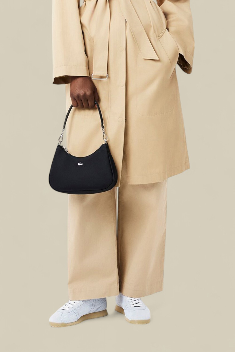 תמונת כל הלוק של תיק כתף